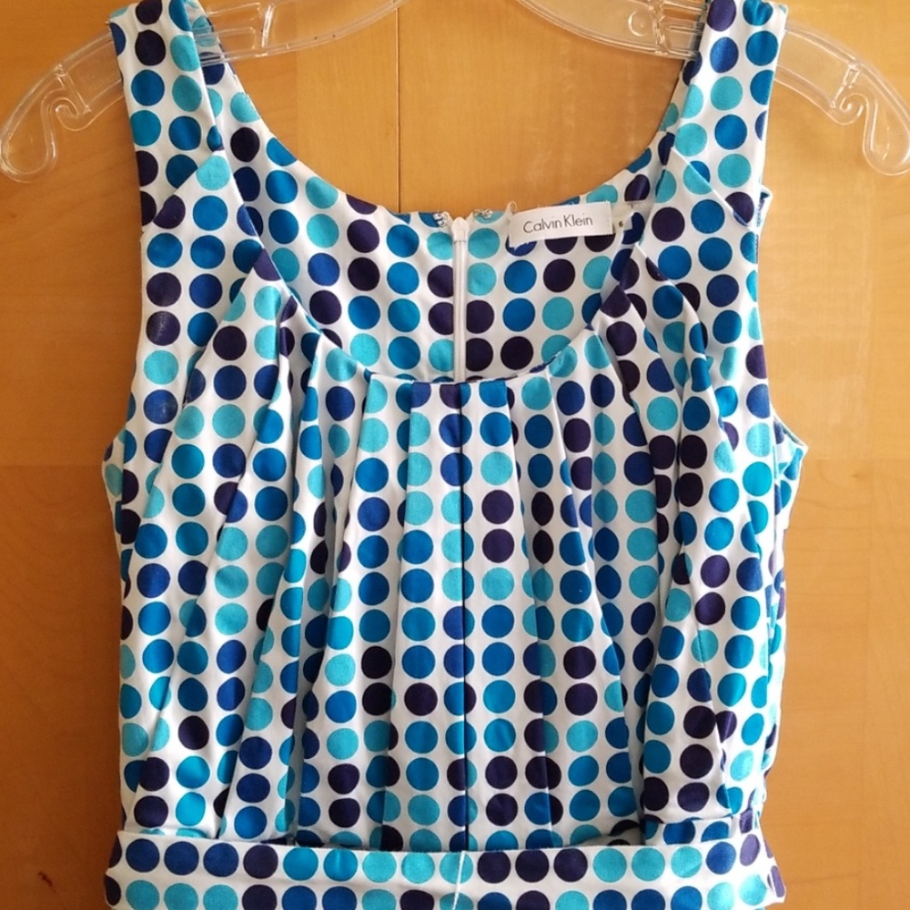 Adorable Calvin Klein spring dress